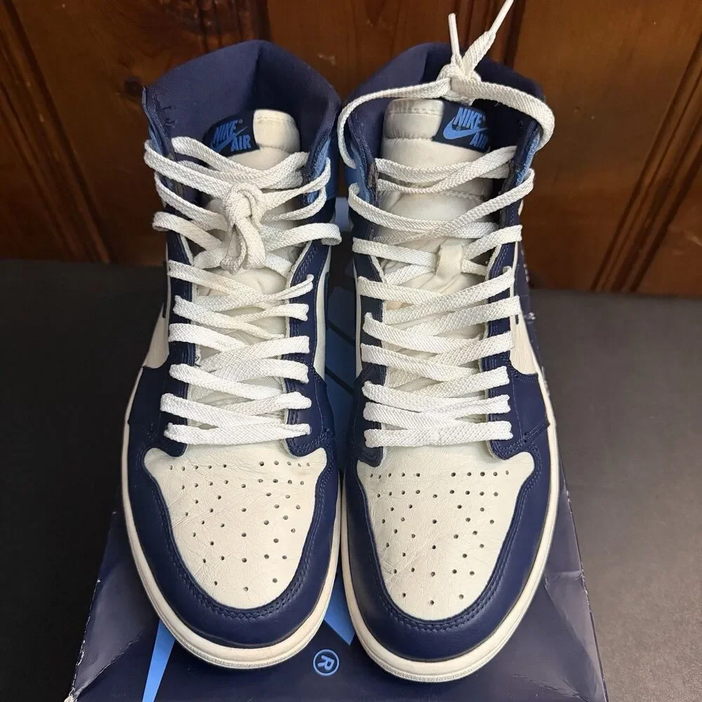 Air Jordan 1 Retro OG High Obsidian UNC 2019 Size 12 Men 555088-140 USED
